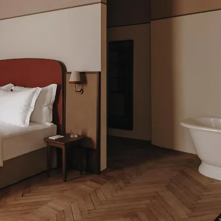 Parkhotel Mondschein, A Member Of Design Hotels Bolzano Exterior photo